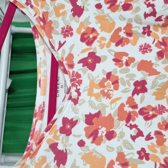 FALLS CREEK FLORAL PRINT TOP SIZE 2X - Picture 2 of 3